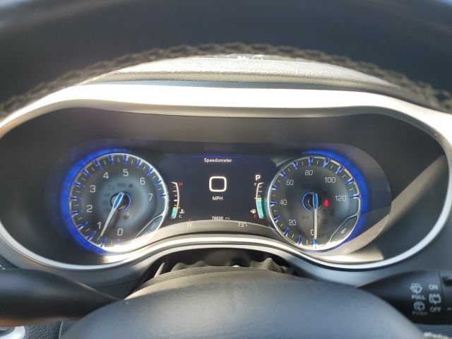 Used 2021 Chrysler Pacifica Touring-L w/ Uconnect Theater Family Group AWD/4WD image 26