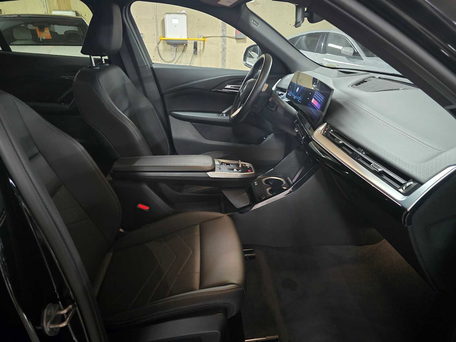 Used 2025 BMW X2 xDrive28i w/ Technology Package image 10