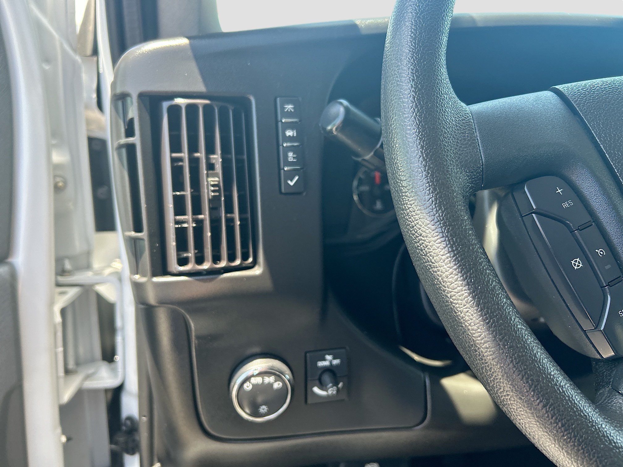 Used 2023 GMC Savana 2500 w/ Driver Convenience Package RWD image 10