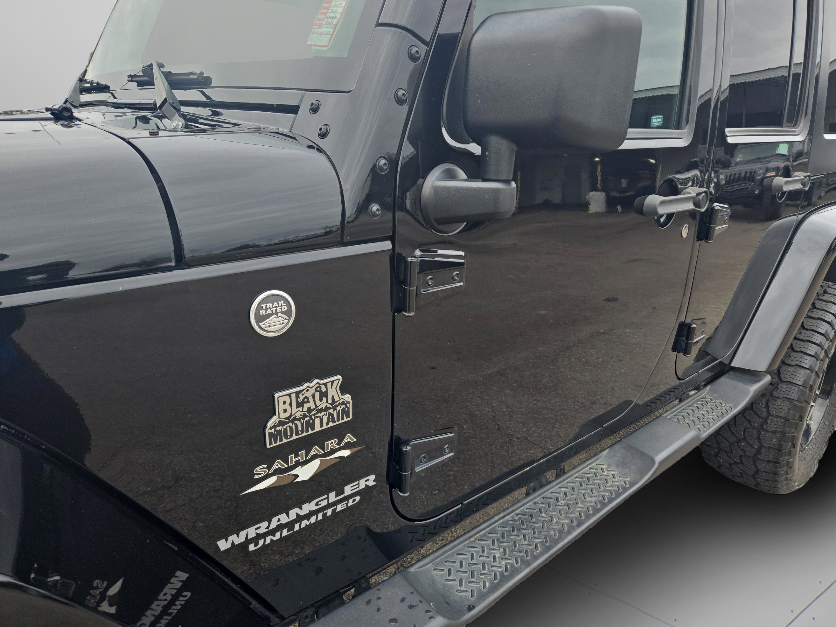 Used 2017 Jeep Wrangler Unlimited Sahara image 27