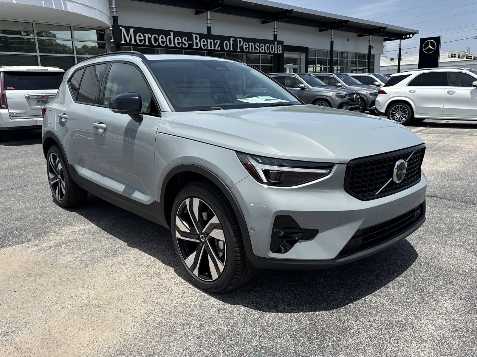 New 2026 Volvo XC40 B5 Ultra w/ Protection Package Premier AWD/4WD image 7