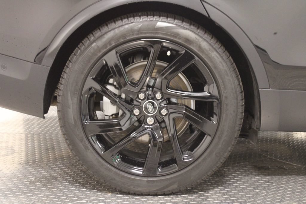 Used 2025 Land Rover Discovery S AWD/4WD image 19