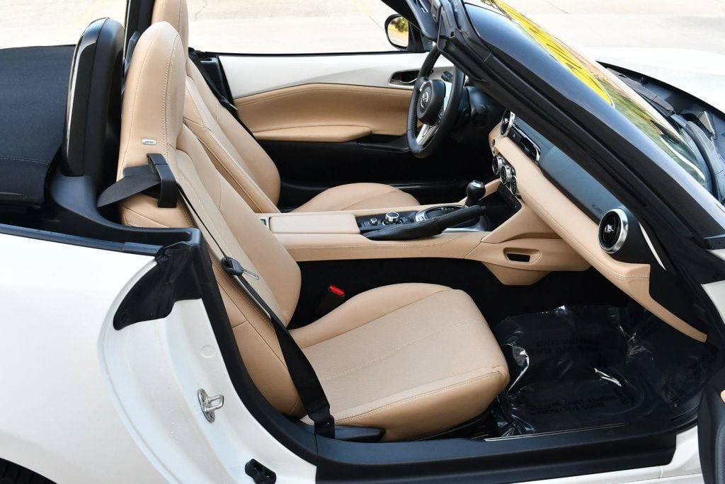Used 2024 MAZDA MX-5 Miata Grand Touring RWD image 53