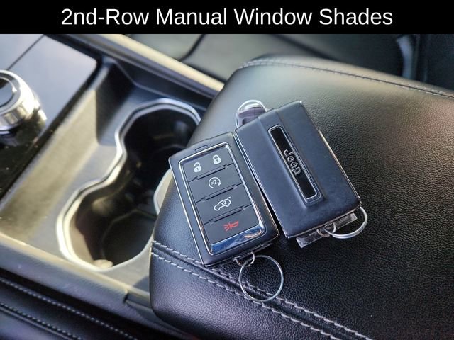 Used 2025 Jeep Grand Cherokee Limited w/ Luxury Tech Group II image 49