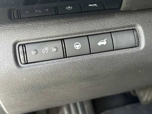 Certified 2025 Nissan Pathfinder SV AWD/4WD image 35