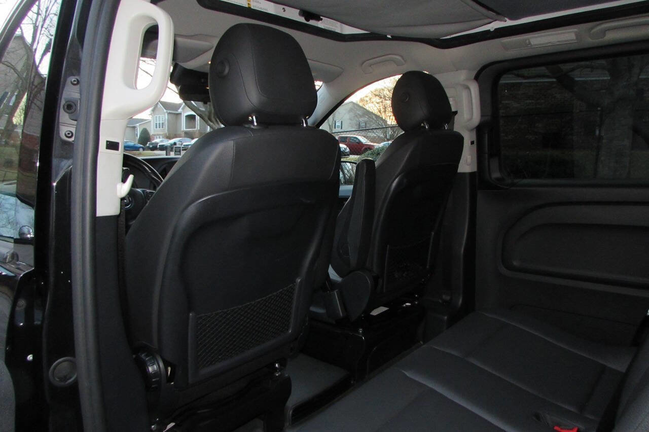 Used 2018 Mercedes-Benz Metris Passenger image 26