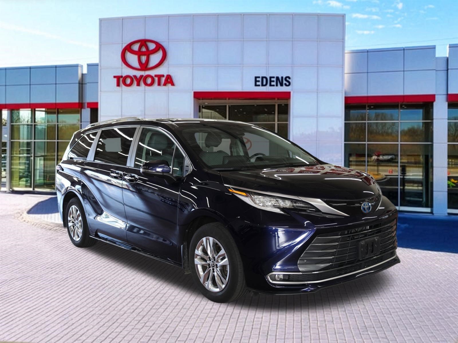 Certified 2023 Toyota Sienna Limited AWD/4WD image 1