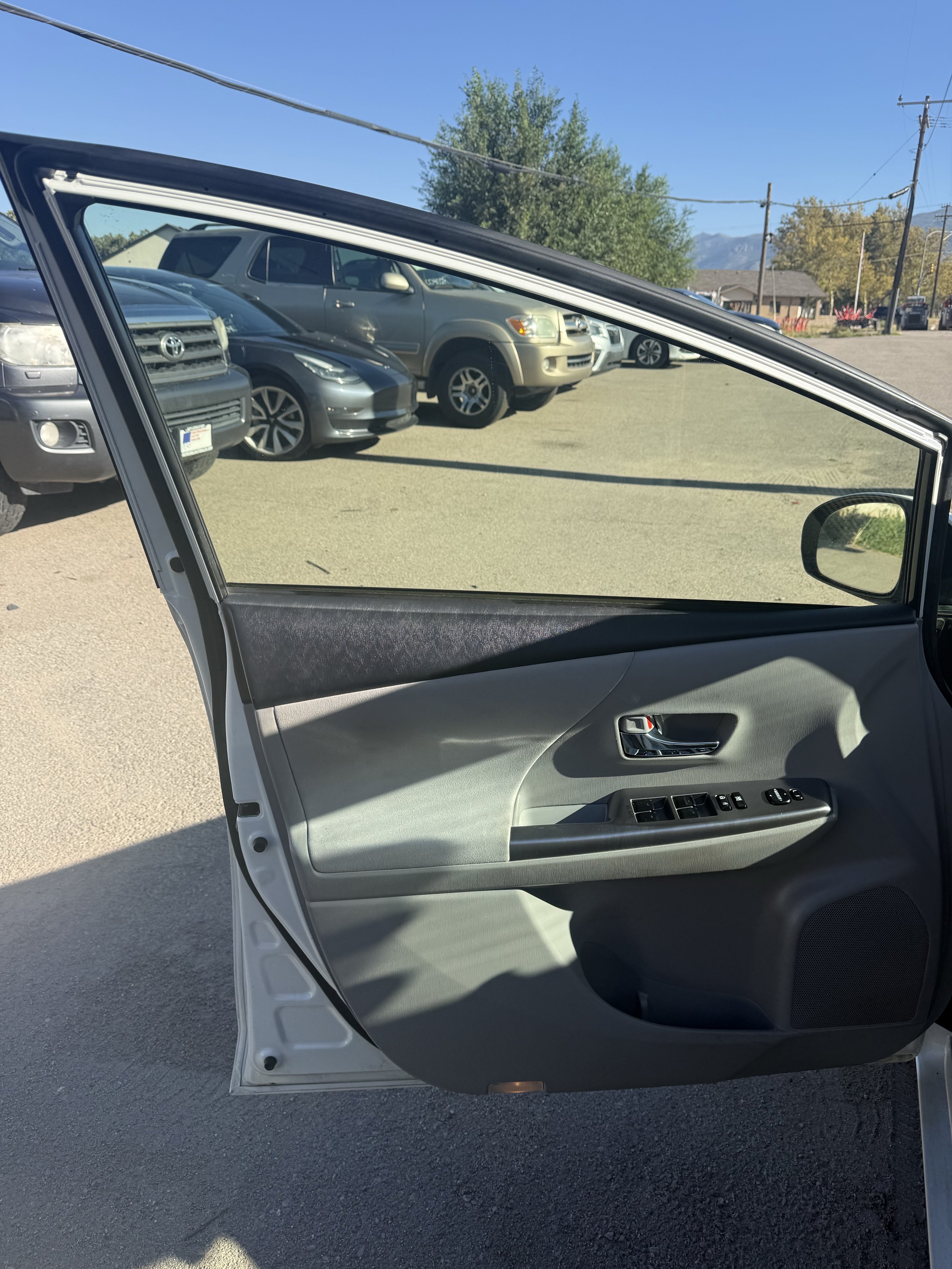Used 2016 Toyota Prius V Three FWD image 18