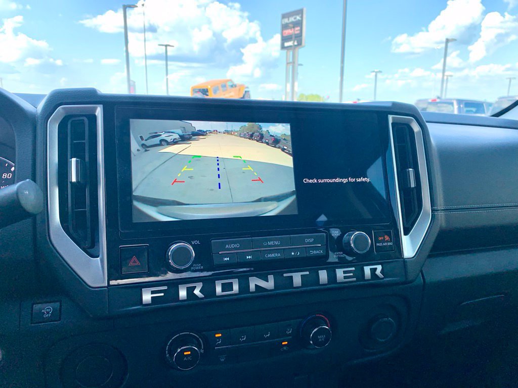 Used 2025 Nissan Frontier SV RWD image 34