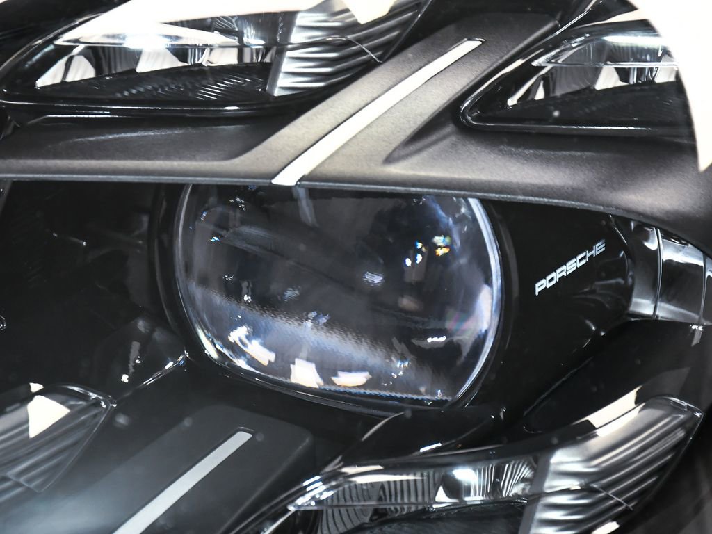 Used 2021 Porsche Cayenne GTS w/ Premium Package Plus image 72