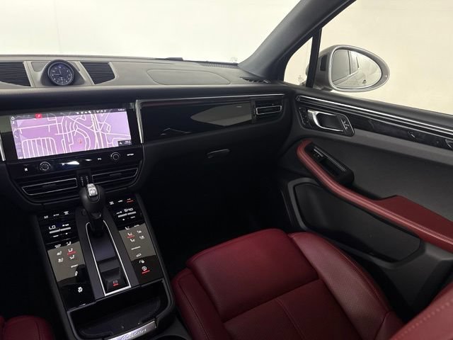 Used 2025 Porsche Macan S AWD/4WD image 34