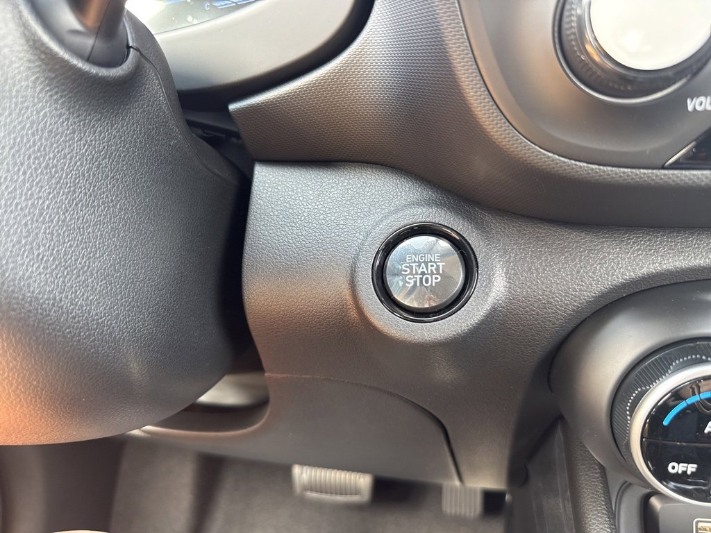 New 2025 Hyundai Venue SEL image 33