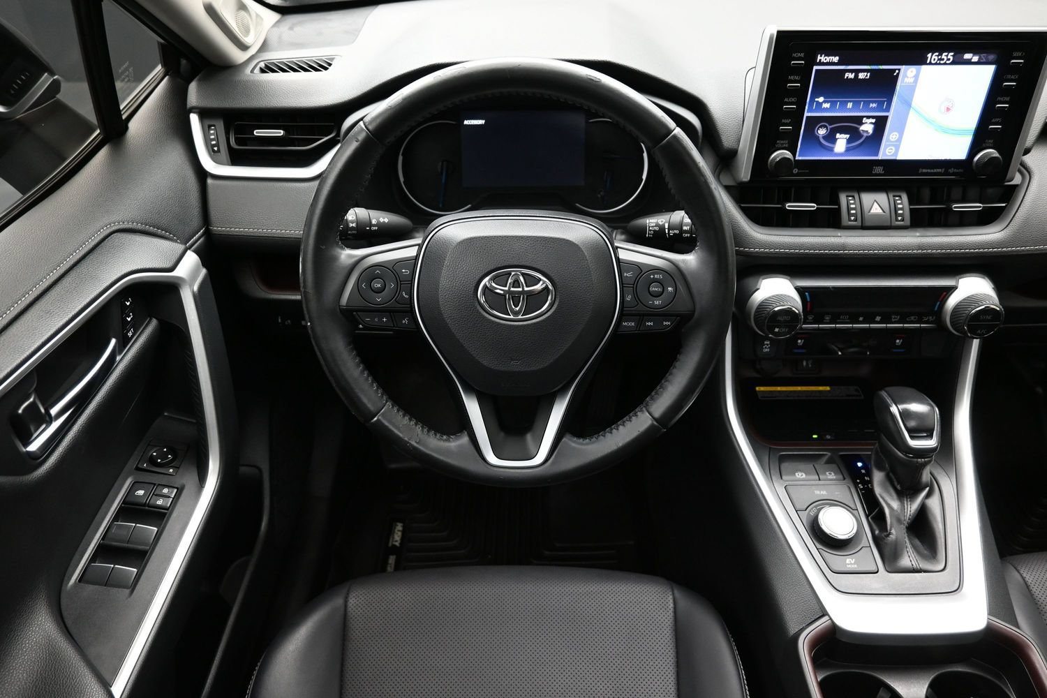 Used 2019 Toyota RAV4 Limited AWD/4WD image 26