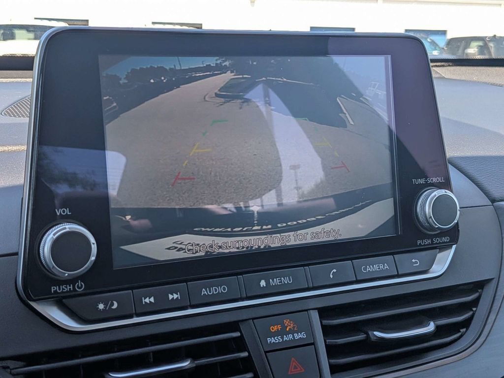 Used 2025 Nissan Altima 2.5 SV FWD image 19