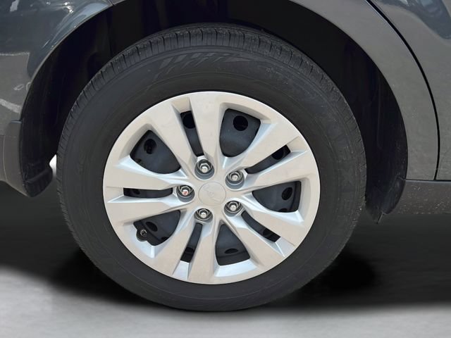 Used 2025 Kia Soul LX FWD image 29