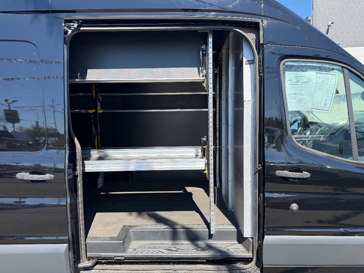 Used 2018 Ford Transit 250 148 High Roof Extended RWD image 9