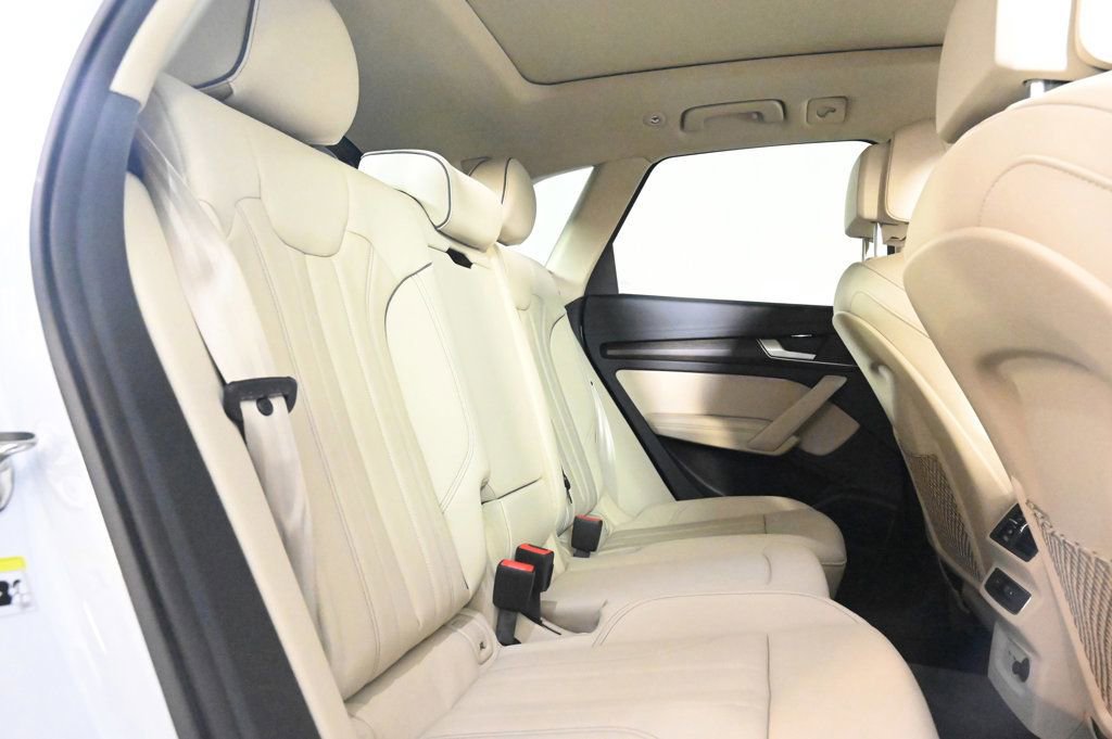 Used 2022 Audi Q7 3.0T Premium Plus w/ Premium Plus Package AWD/4WD image 17
