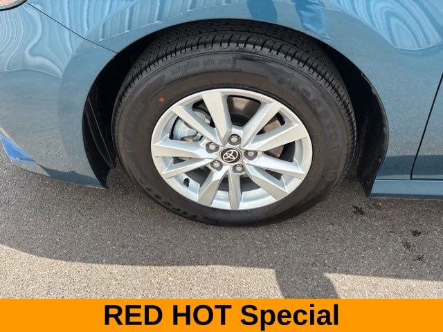 Used 2025 Toyota Camry LE image 46