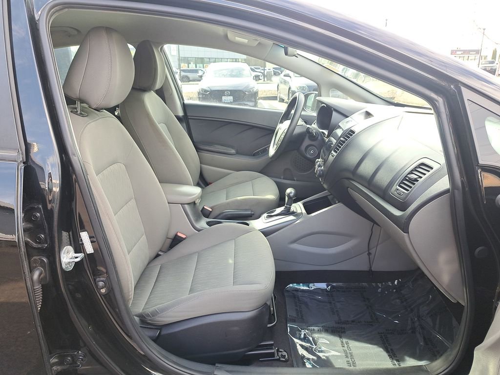 Used 2016 Kia Forte LX image 17