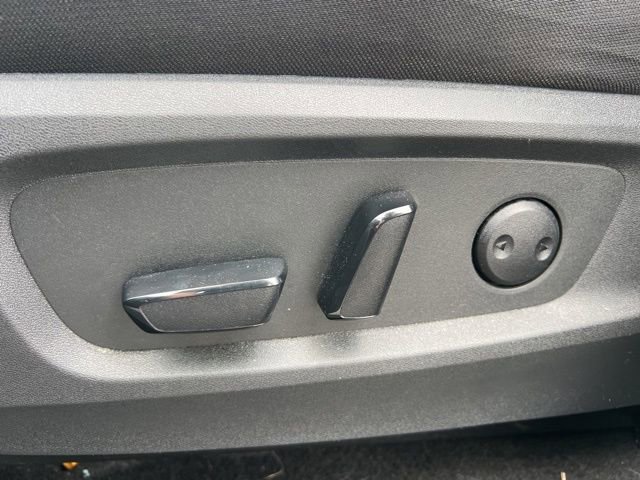 Used 2024 Nissan Pathfinder SV image 29