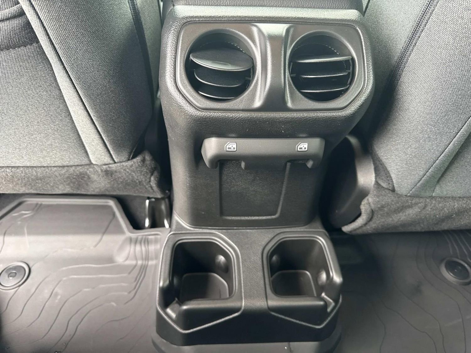 New 2025 Jeep Gladiator Sport AWD/4WD image 18