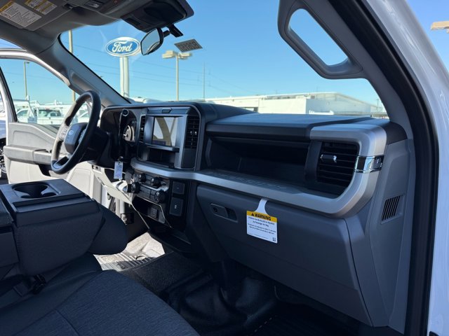 New 2026 Ford F550 4x4 Crew Cab image 15