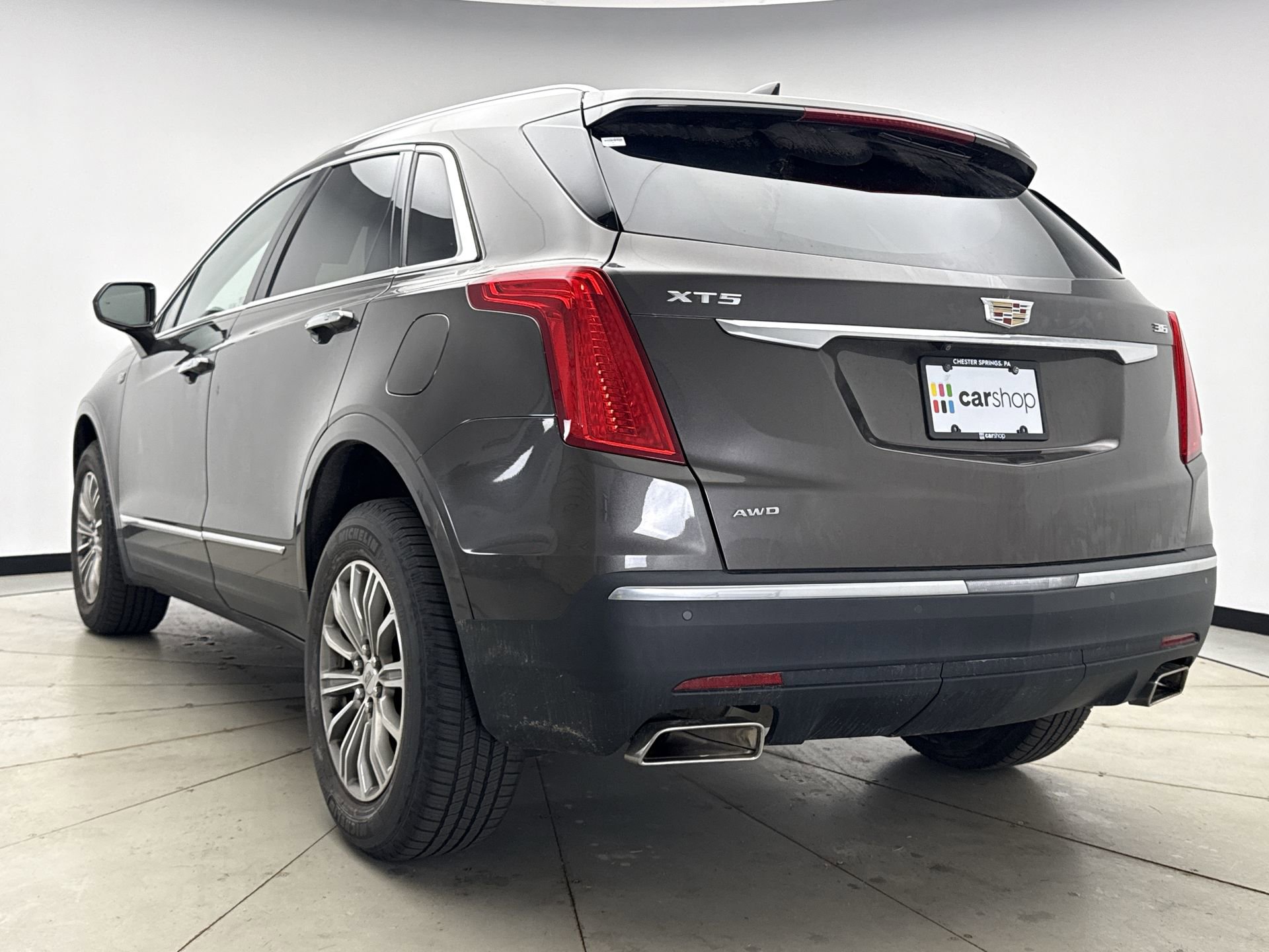 Used 2019 Cadillac XT5 Luxury AWD/4WD image 3