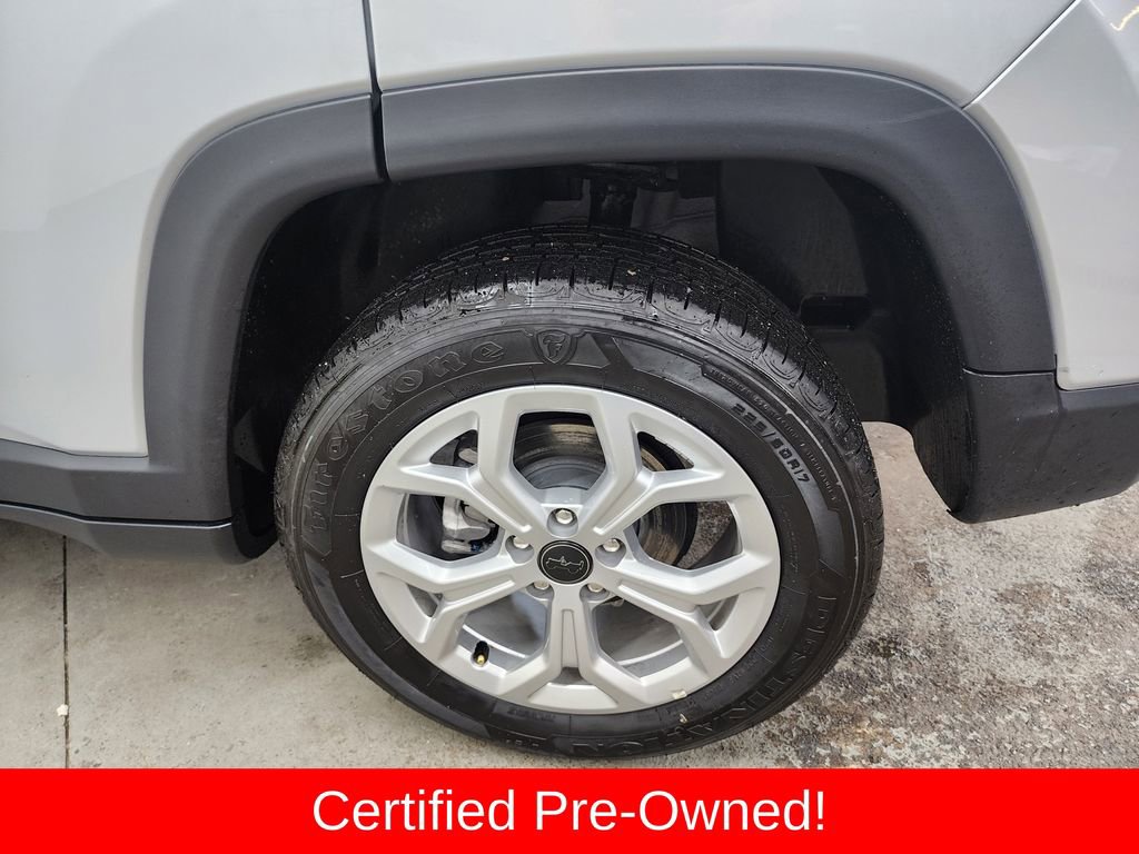 Certified 2025 Jeep Compass Latitude image 34