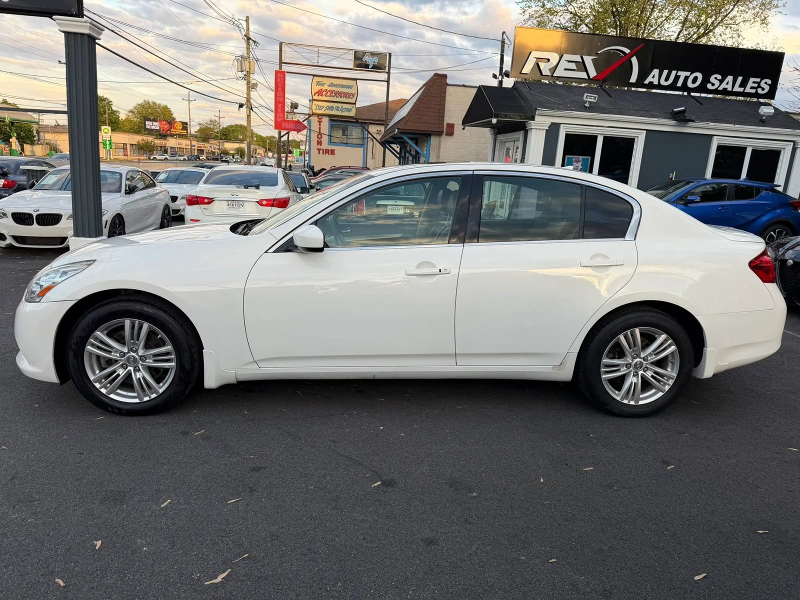 Used 2012 INFINITI G25 x AWD/4WD image 3