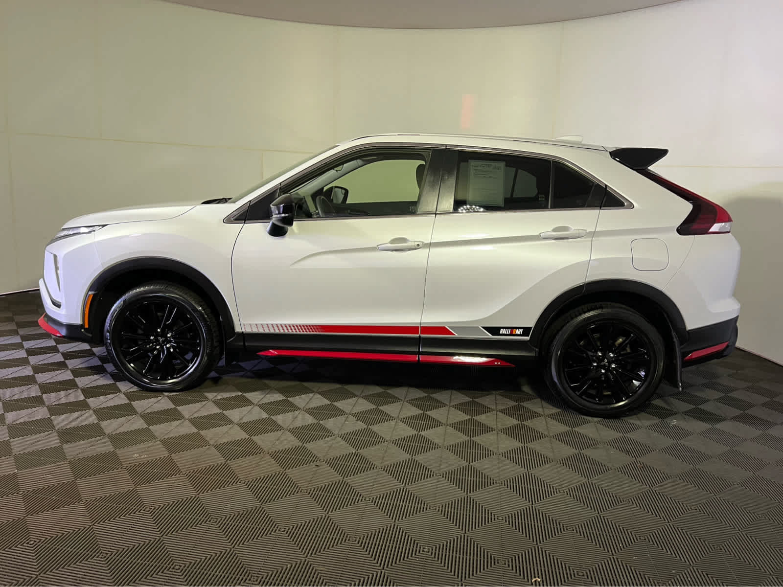 Used 2023 Mitsubishi Eclipse Cross Ralliart AWD/4WD image 4