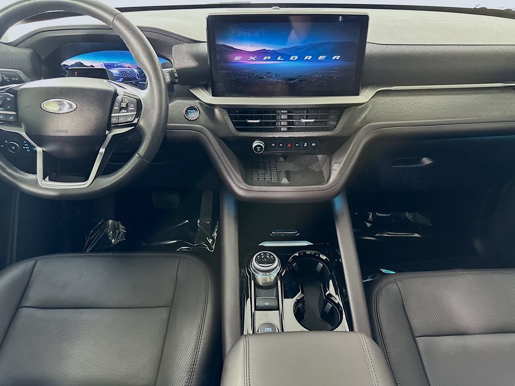 Used 2025 Ford Explorer Platinum w/ Ultimate Package RWD image 19