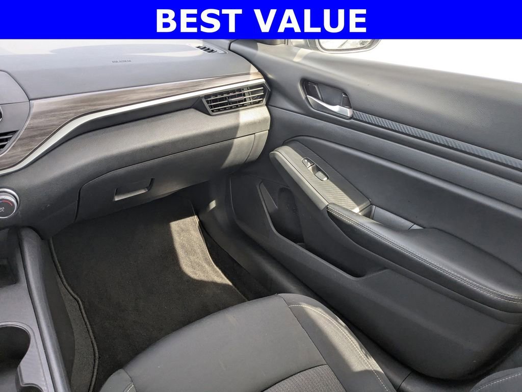 Used 2025 Nissan Altima 2.5 SV image 15