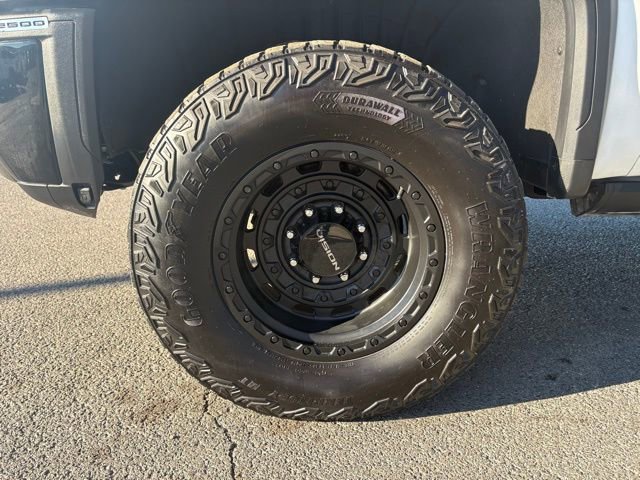 Used 2024 GMC Sierra 2500 AT4X image 9