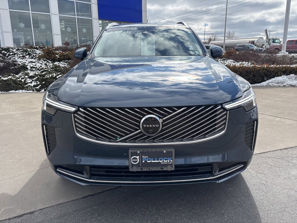 Certified 2025 Volvo XC90 B5 Plus image 3