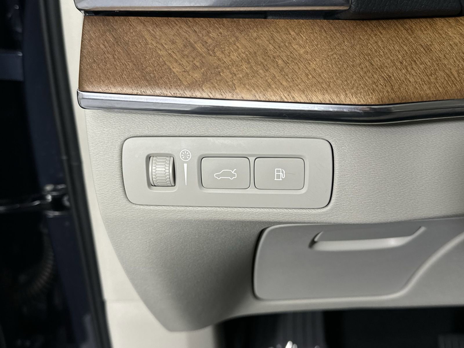 Used 2021 Volvo XC90 T8 Inscription Expression w/ Protection Package Premier image 15