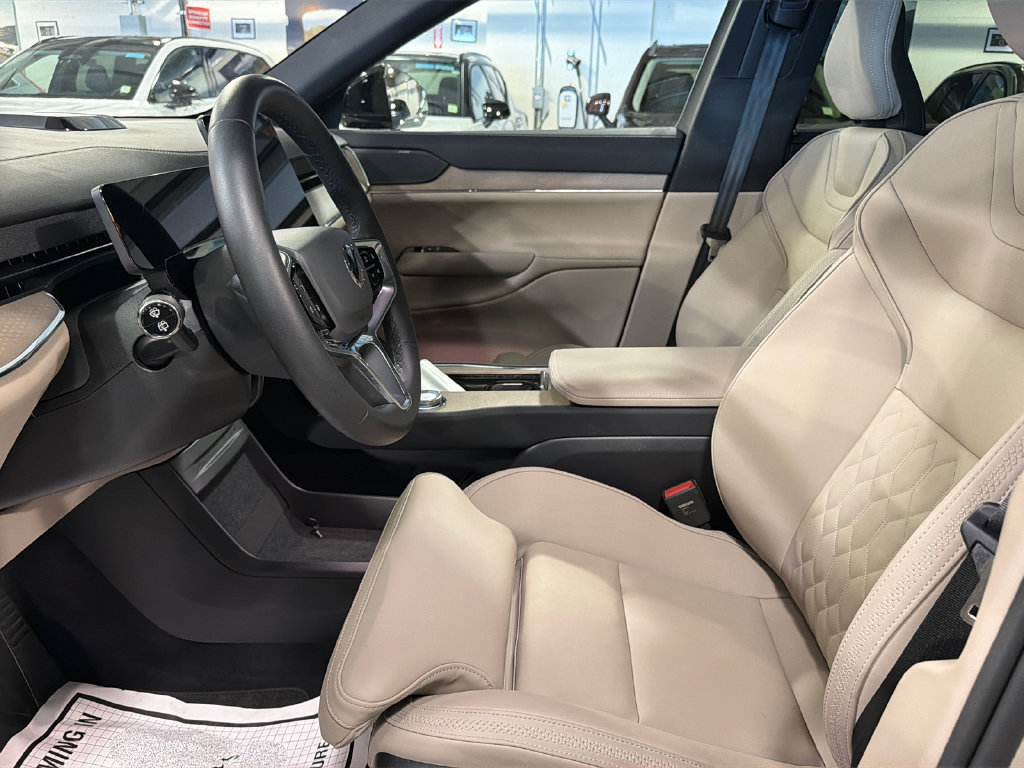 Certified 2025 Volvo EX90 Plus AWD/4WD image 10