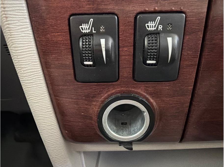 Used 2014 Toyota Sienna XLE FWD image 29