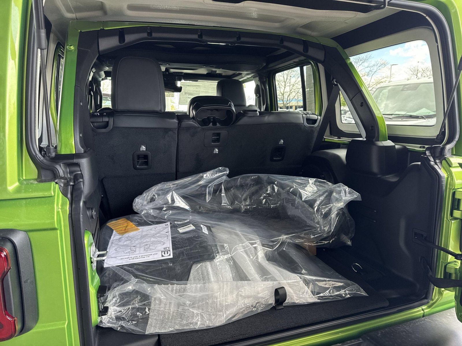 New 2025 Jeep Wrangler Unlimited Rubicon 392 image 31