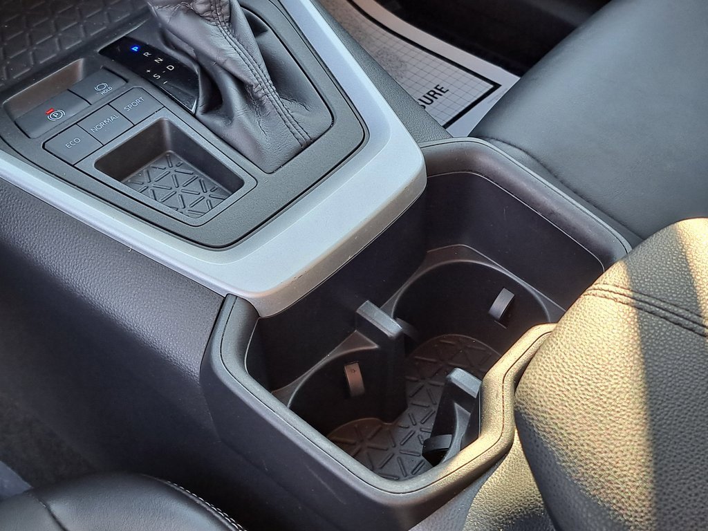 Used 2022 Toyota RAV4 XLE Premium image 21