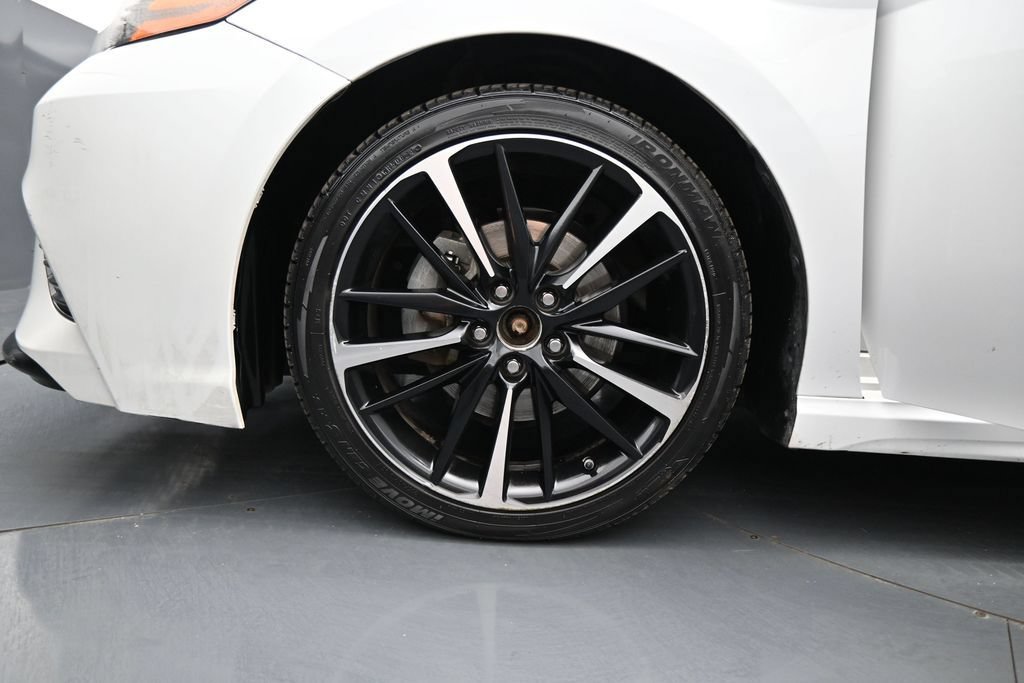 Used 2019 Toyota Camry XSE w/ Navigation Package FWD image 29