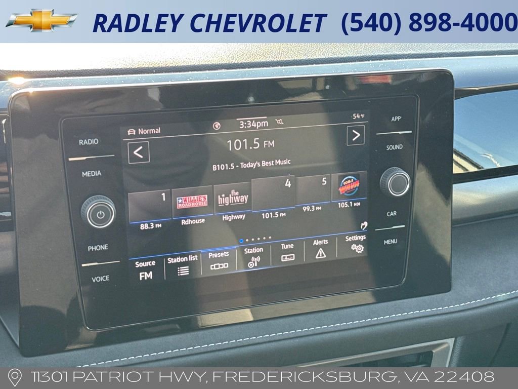 Used 2025 Volkswagen Taos SE image 8