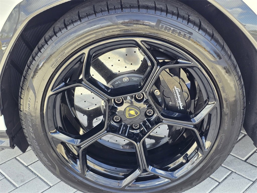 Used 2024 Lamborghini Urus Performante image 6