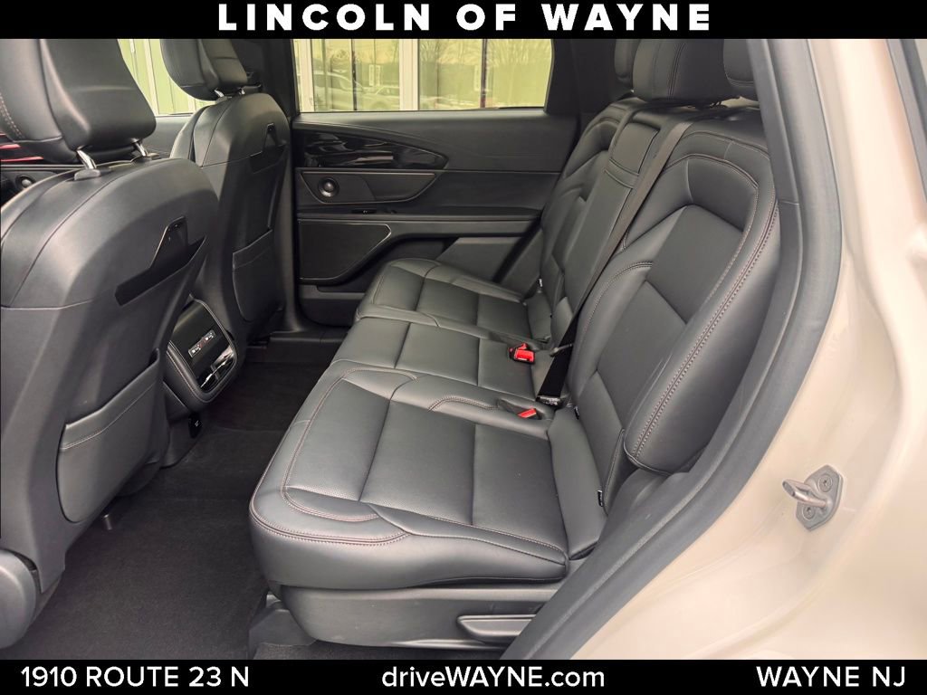 Used 2025 Lincoln Nautilus Premier w/ Equipment Group 102A image 21