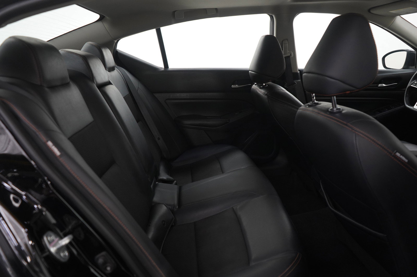 Used 2022 Nissan Altima 2.5 SR w/ Midnight Edition Package image 11