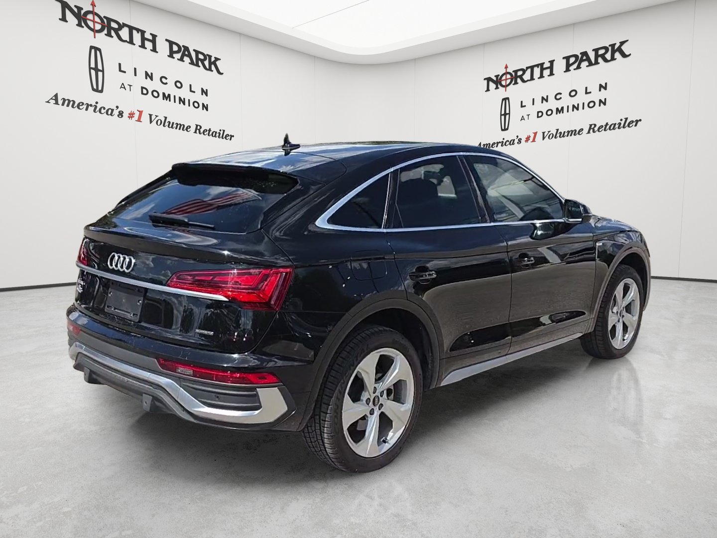 Used 2024 Audi Q5 2.0T Premium w/ Convenience Package AWD/4WD image 5