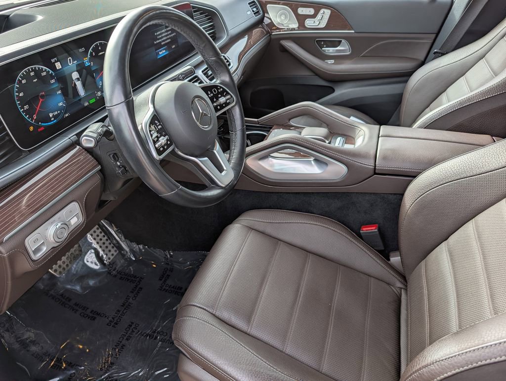 Used 2023 Mercedes-Benz GLS 580 4MATIC image 11