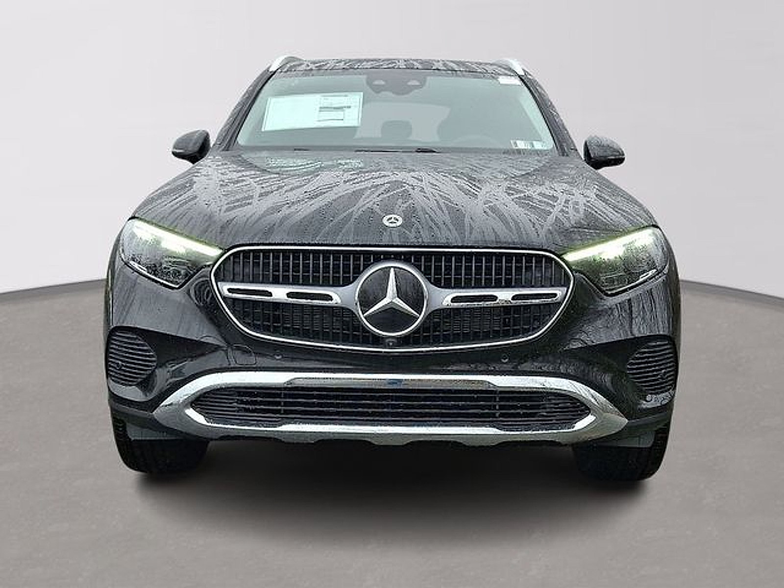 Used 2026 Mercedes-Benz GLC 300 4MATIC image 2