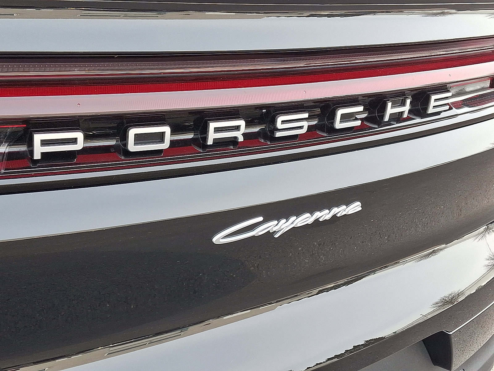 Used 2024 Porsche Cayenne Coupe image 34