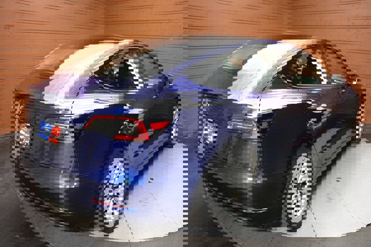 Used 2022 Tesla Model 3 Standard Range image 20