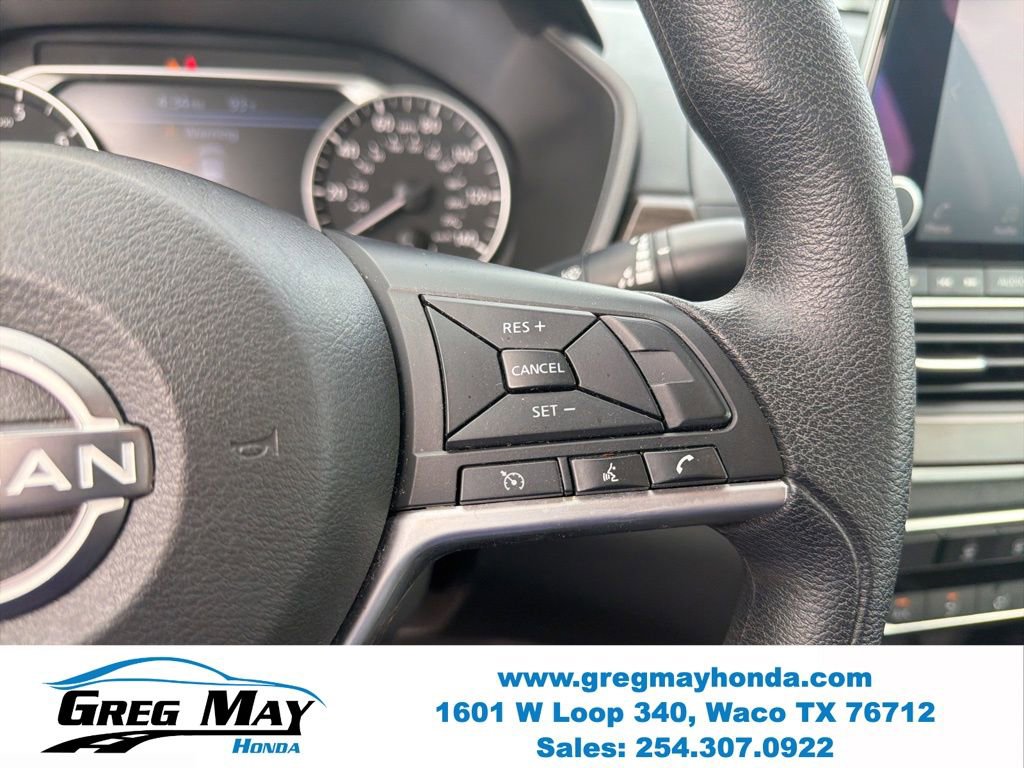 Used 2024 Nissan Altima 2.5 SV image 11